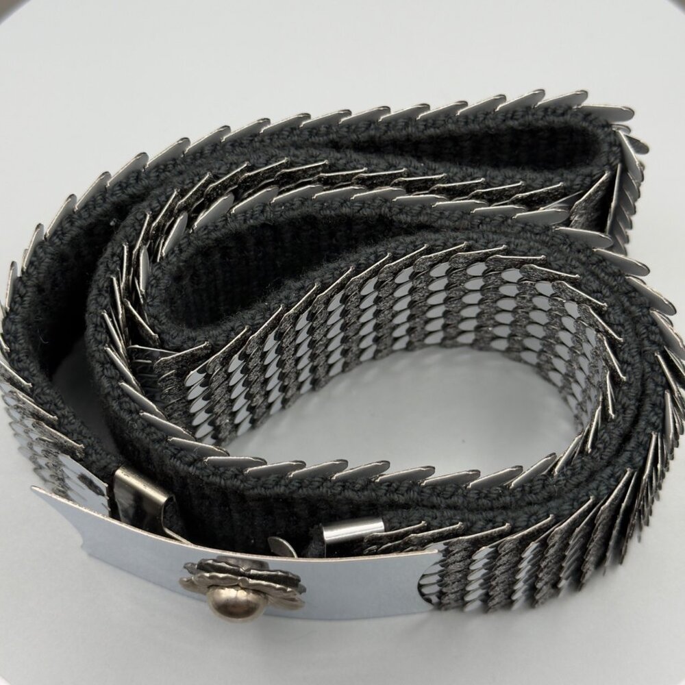 Vintage Women's Belt Small Medium Silver Fish Scale Metal Stretch Floral Buckle - Picture 3 of 15